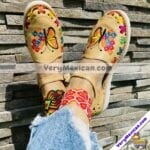 Ze 00053 Huaraches Artesanales Piso Para Mujer Tan Mariposa Con Flores Bordadas Fabricante Calzado Mayoreo (1)